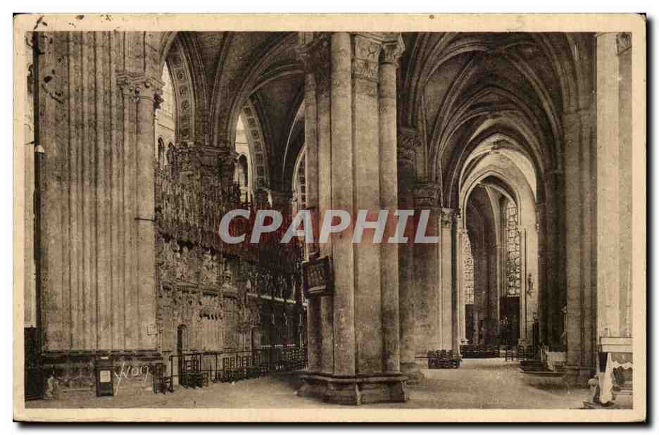 chartres CPA interieur de la cathedrale Le deambulatoire