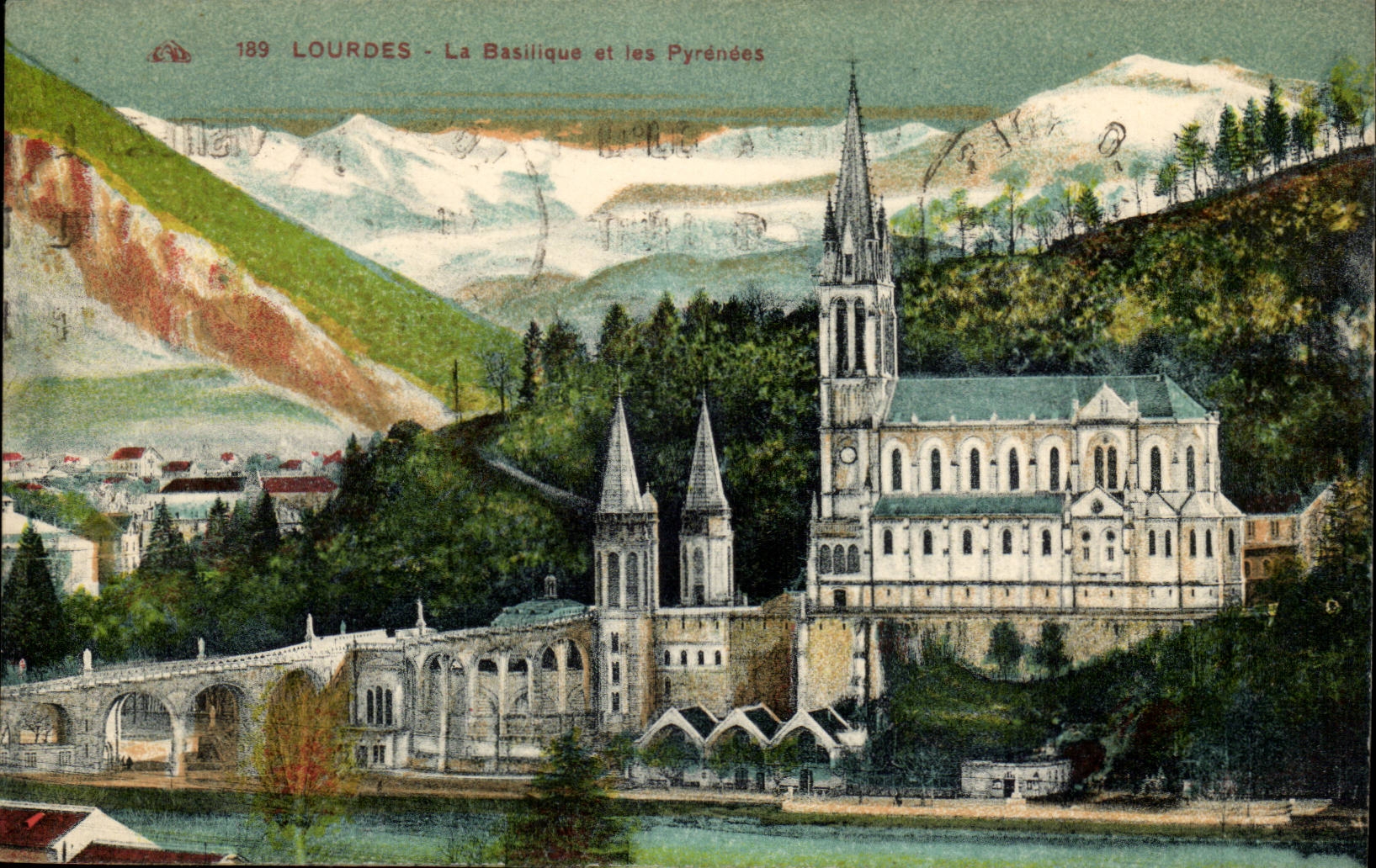 Lourdes CPA La basilique et les Pyrenees