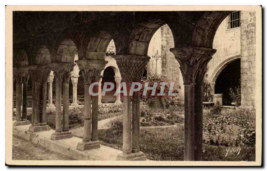 Cloître de St-Bertrand-de-Comminges — Les Pyrénées — Édition d'Art YVON, Neuilly-sur-Seine