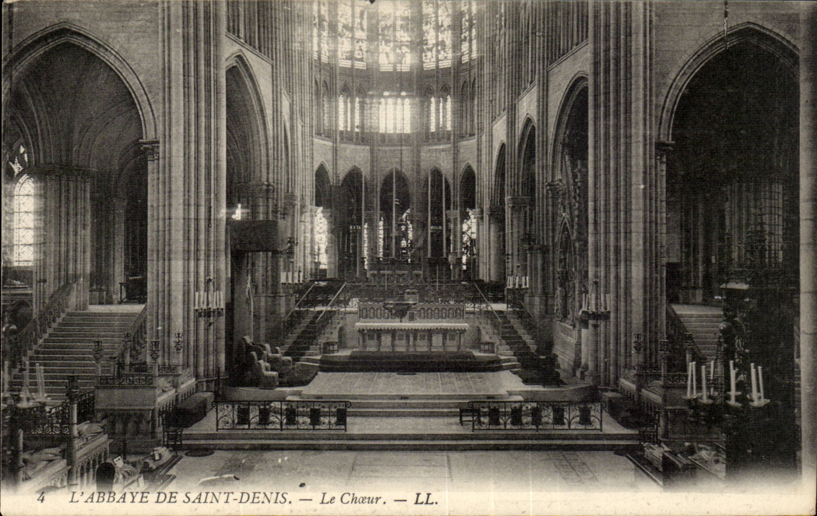 L'ABBAYE DE SAINT-DENIS — Le Chœur — LL.