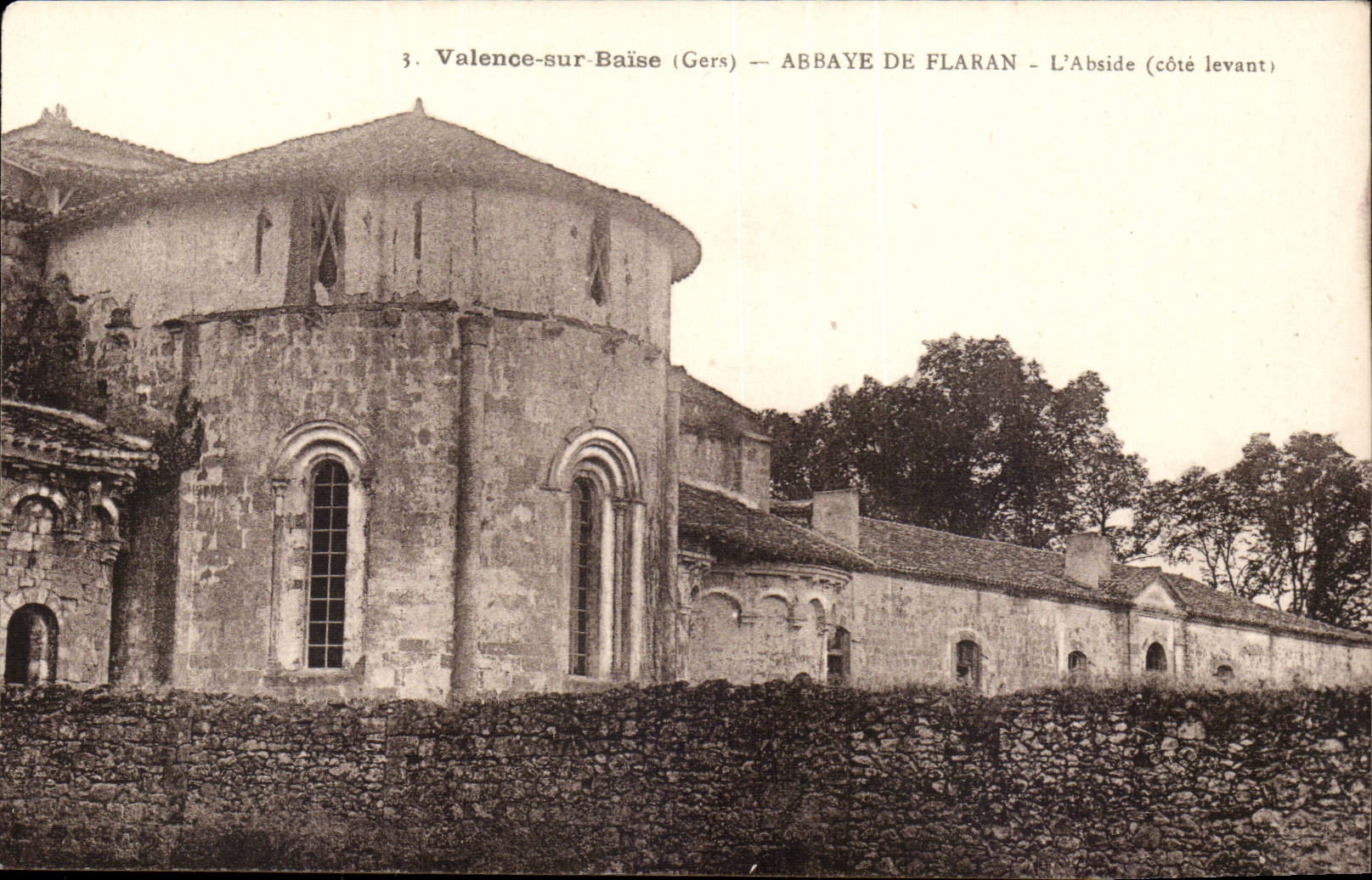 Valence sur Baise CPA Abbaye de Flaran L abside (cote levant)