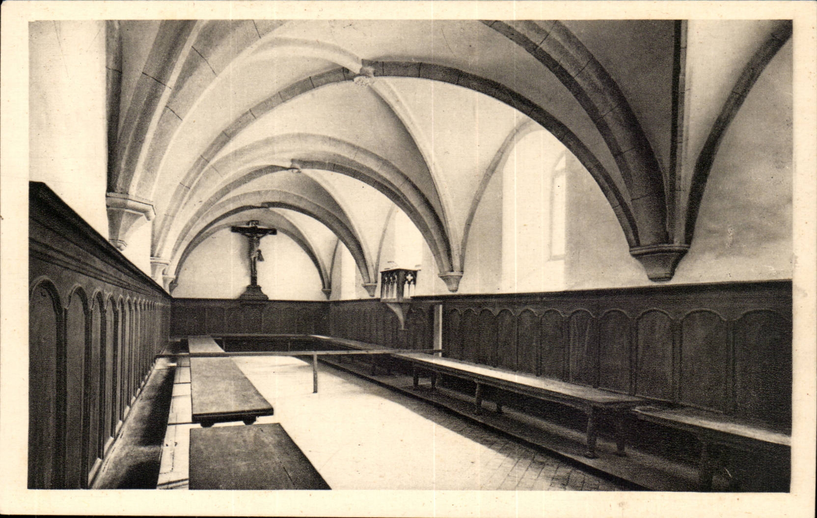 Monastère de la Grande Chartreuse — Réfectoire des Pères — éditeur Monuments Historiques, Paris
