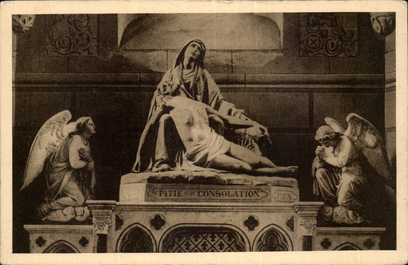 Notre-Dame-de-Treize-Pierres — Le Groupe du Maître-Autel — Impr.-Phot. Henri Breyens, Toulouse