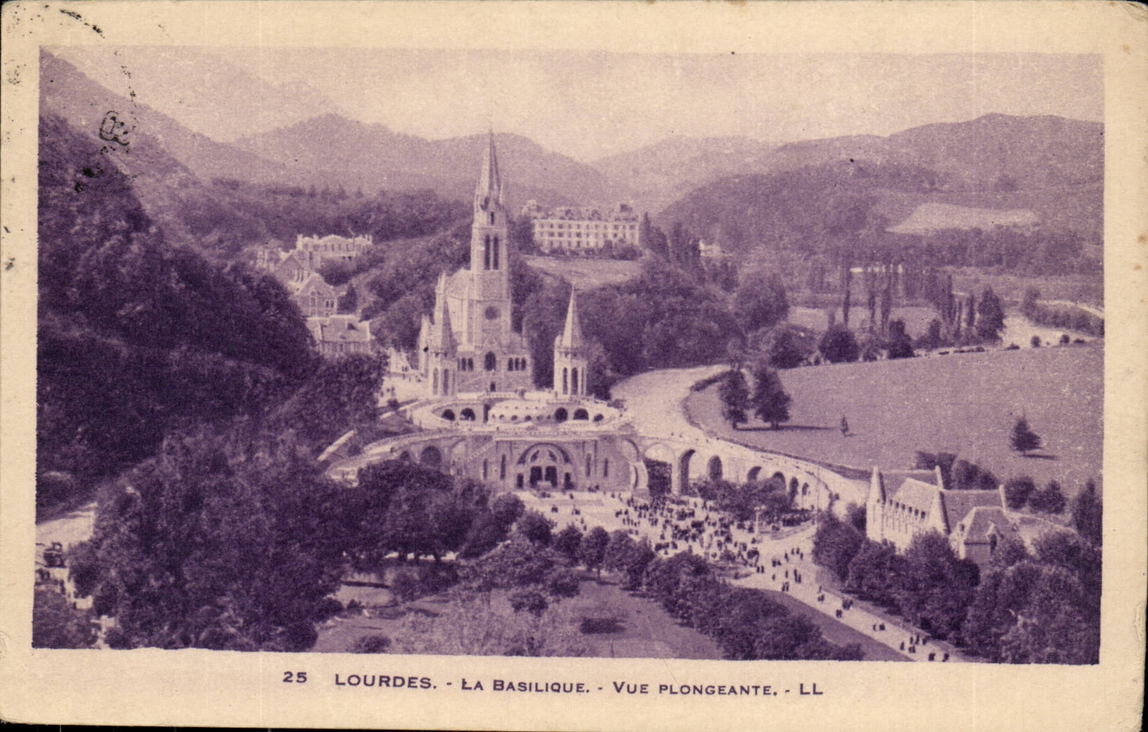 Lourdes CPA la basilique Vue plongeante