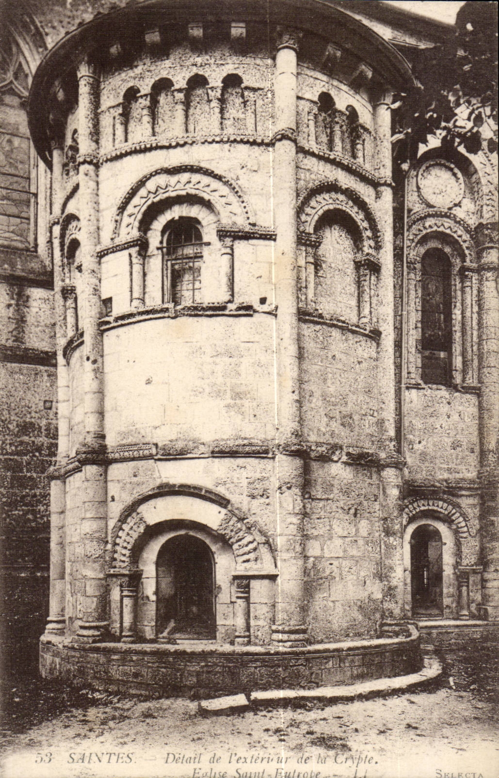 Saintes CPA Detail de l'exterieur de la crypte Eglise Saint Eutrope