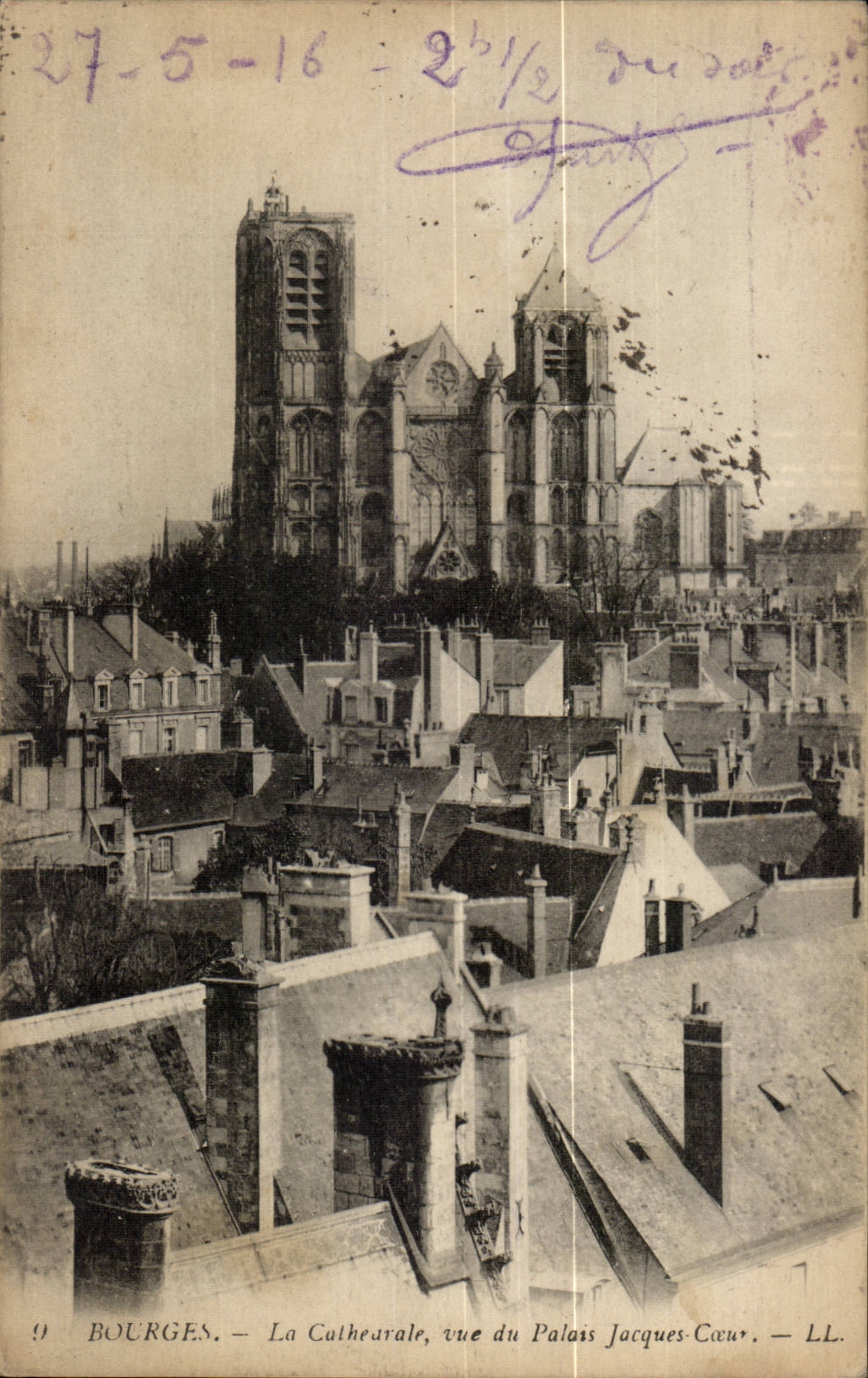 Bourges CPA La cathedrale vue du palais Jacques Coeur