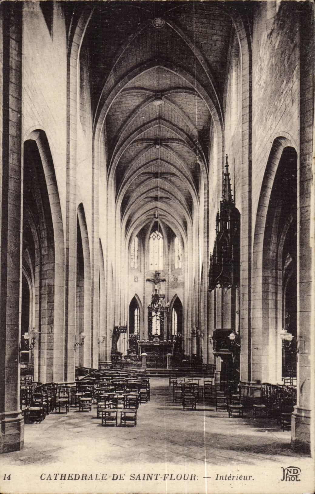 Saint Flour CPA Interieur + pub Jean Buche Huiles pour automobile