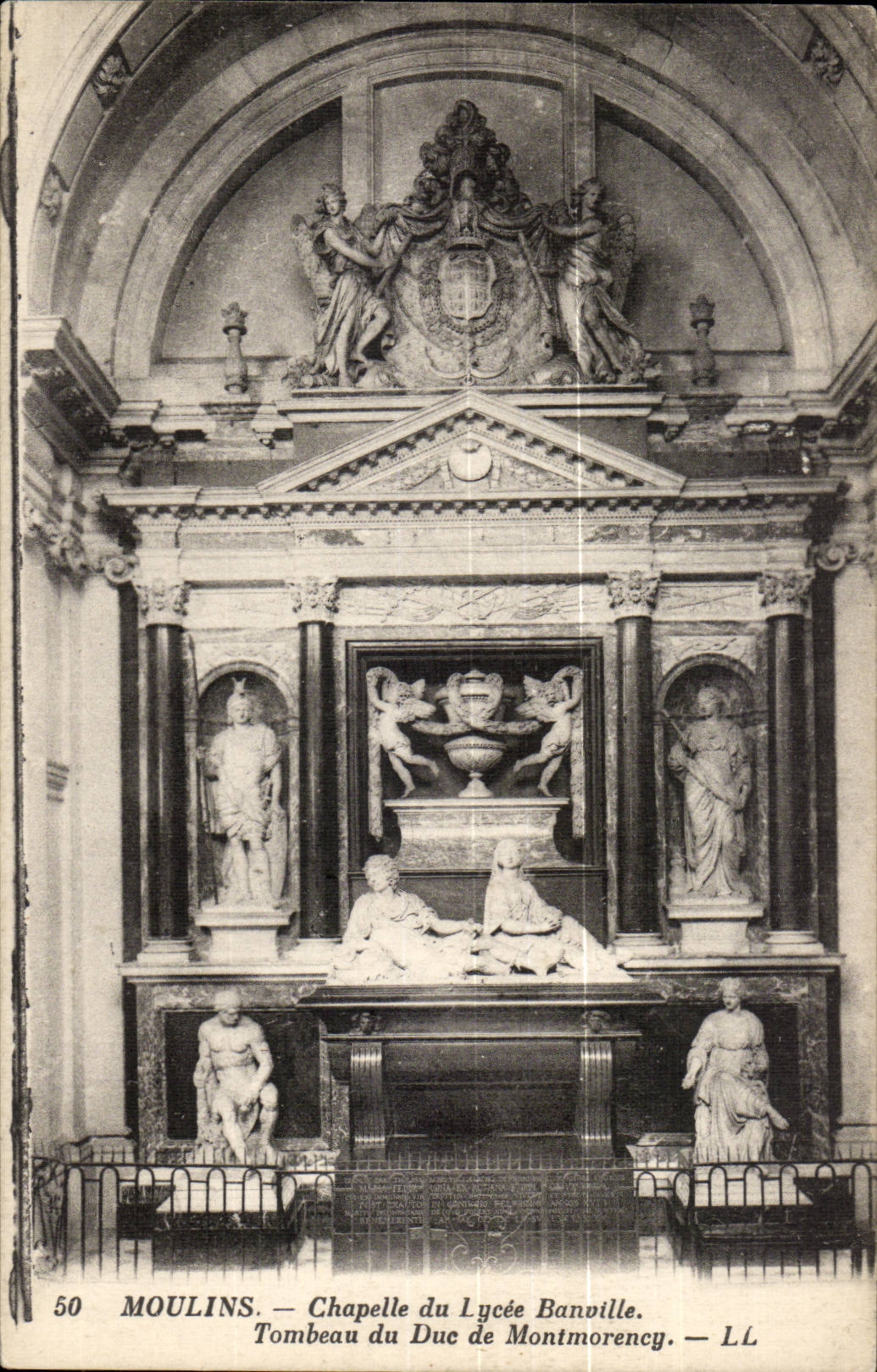 Moulins CPA Chapelle du lycee Banville Tombeau du duc de Montmorency