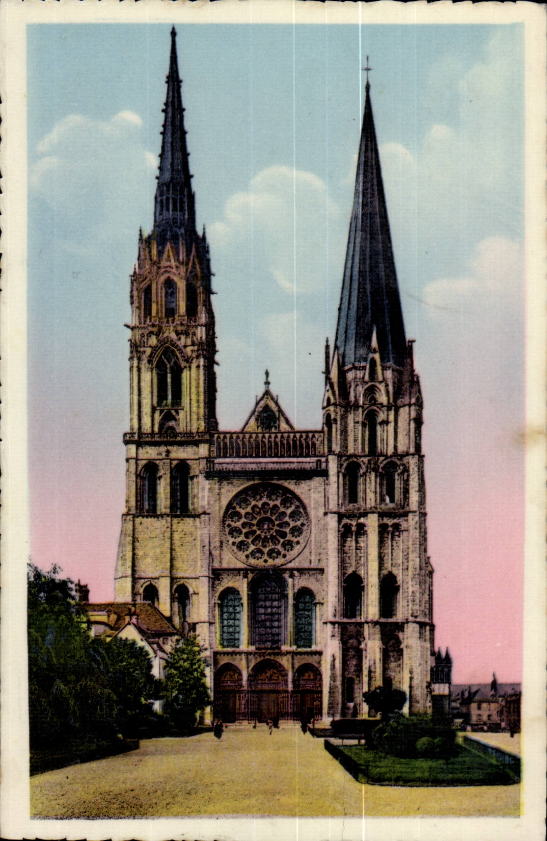 Chartres (E.-et-L.) — Cathédrale — Éditeur : Courrier de Mâcon, n° 66