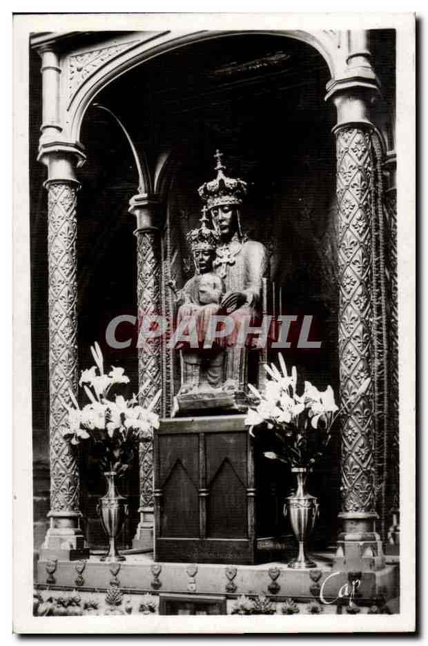Moulins CPA La vierge noire