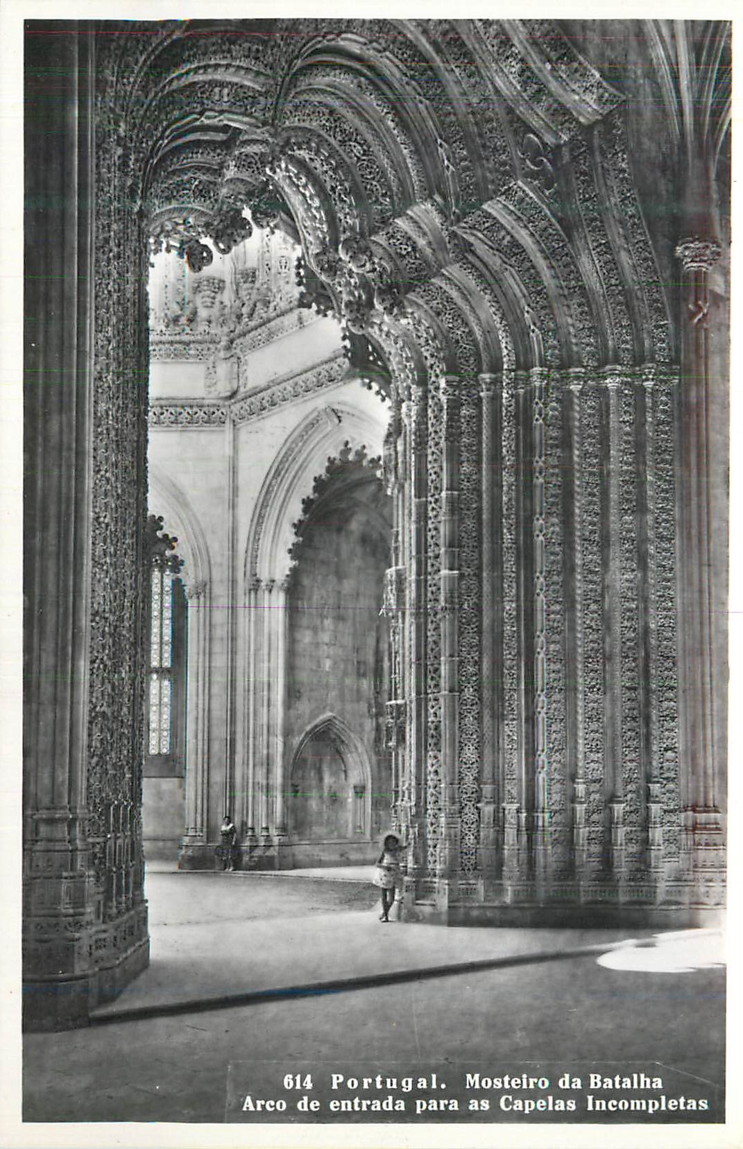 Arco de entrada para as Capelas Incompletas — Mosteiro da Batalha, Portugal — Édition TORRES, n° 614