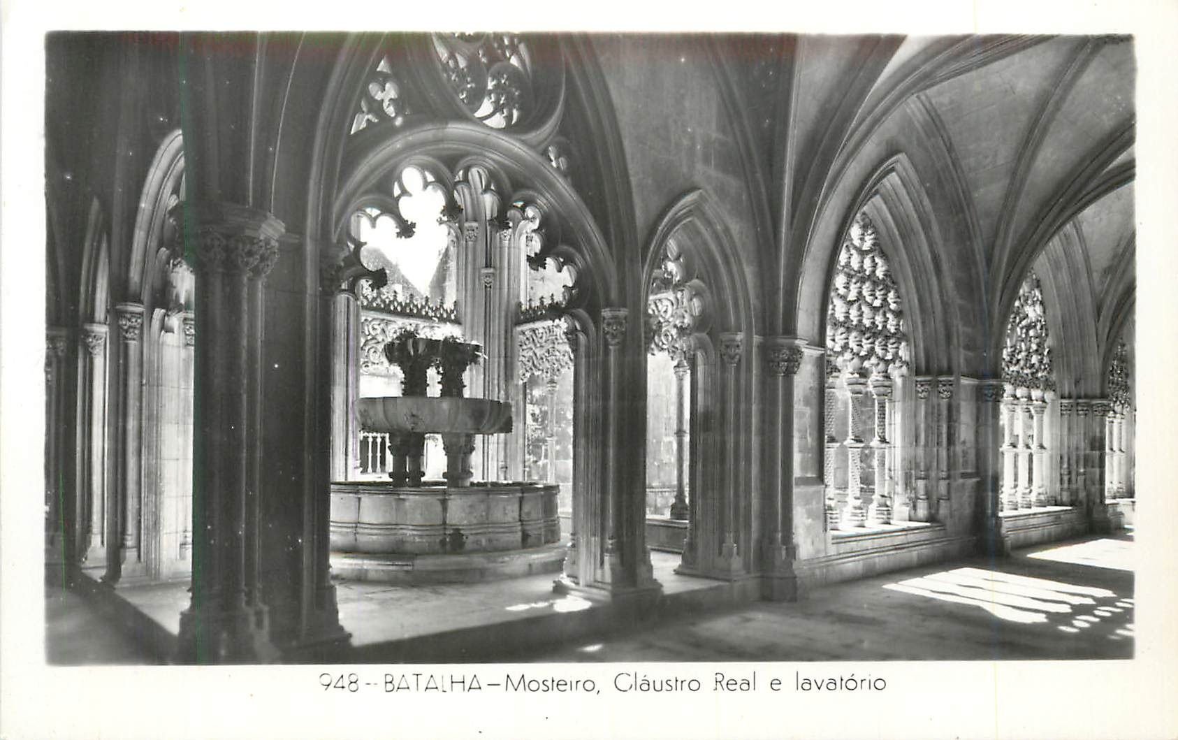 CPM Batalha Mosteiro Claustro Real e lavatorio 