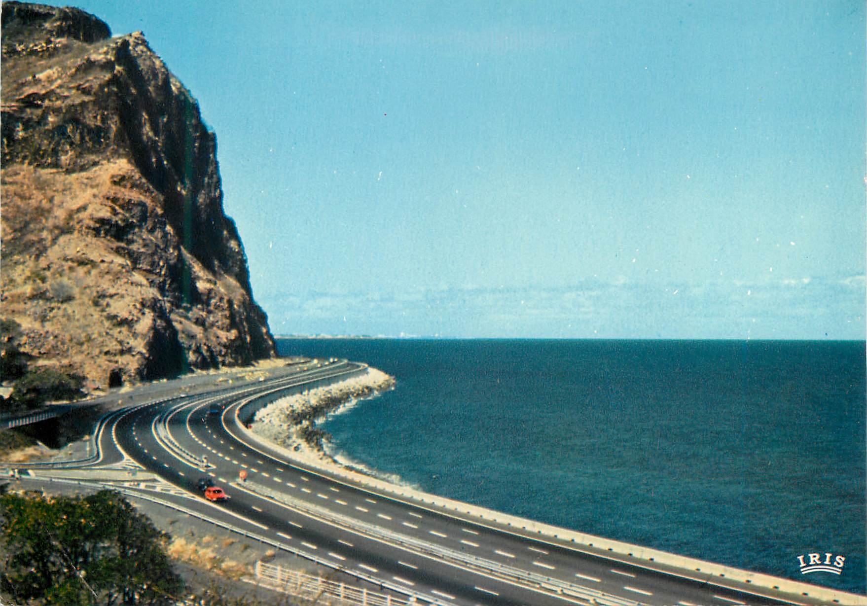 CPM La Reunion L autoroute entre Saint Denis et le port 
