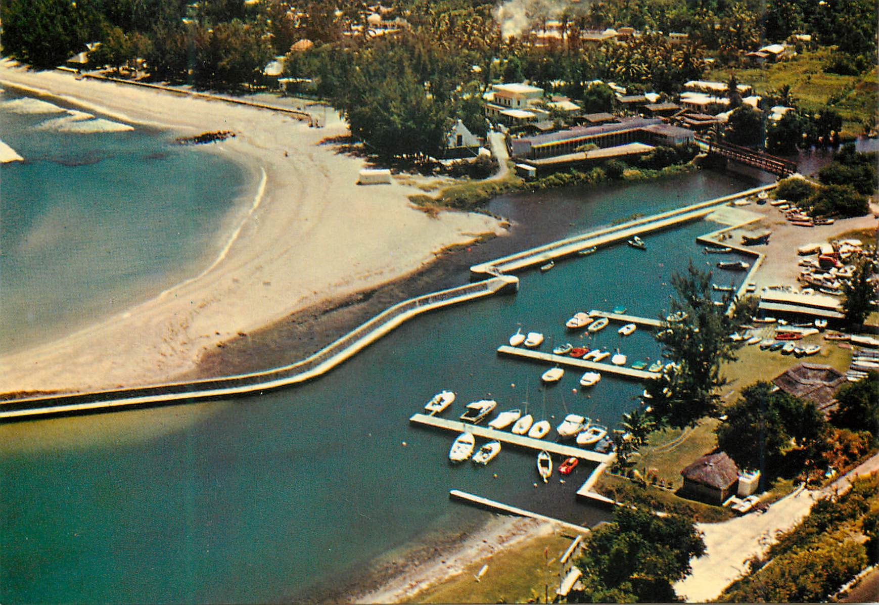 CPM Ile de la Reunion Le port de plaisance St Gilles les Bains Bateaux