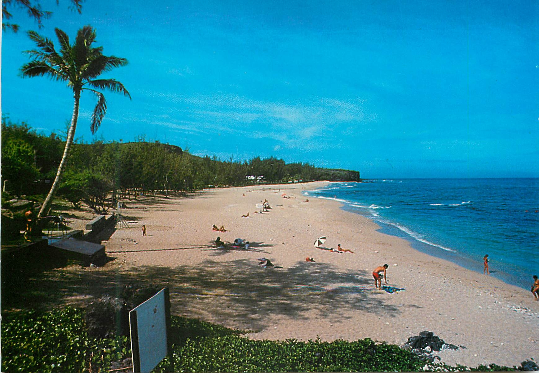 CPM Ile de la Reunion Saint Gilles Plage de Boucan Canot 