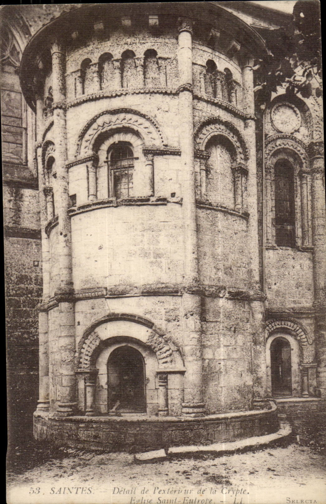 Saintes CPA Detail de l'exterieur de la crypte Egluse Saint Eutrope