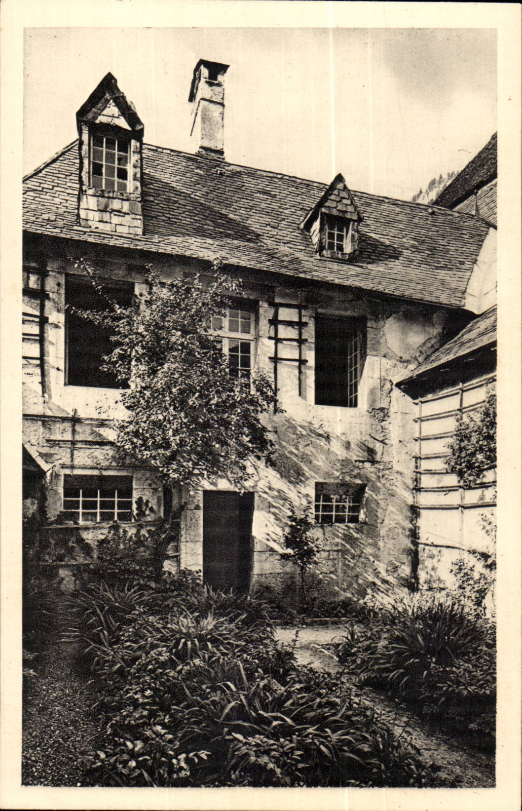 Monastère de la Grande Chartreuse — Intérieur d'une cellule - Le jardin