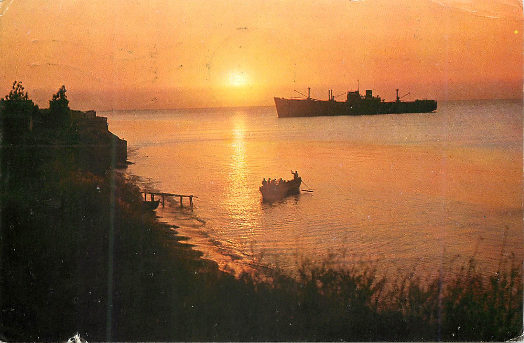 CPM Costinesti Lever de soleil a la mer Bateau