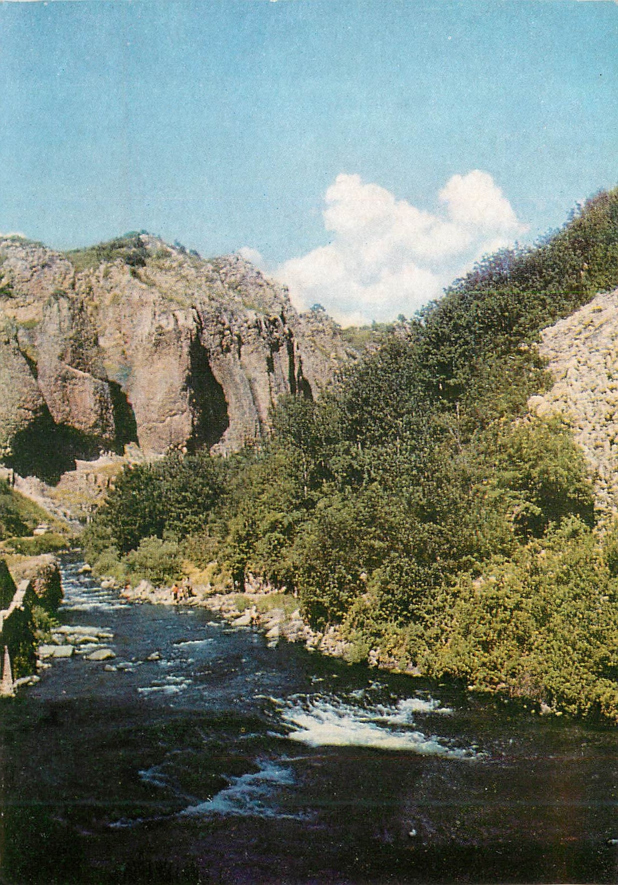 CPM The mountain Arpa River on the road to Dzhermuk 