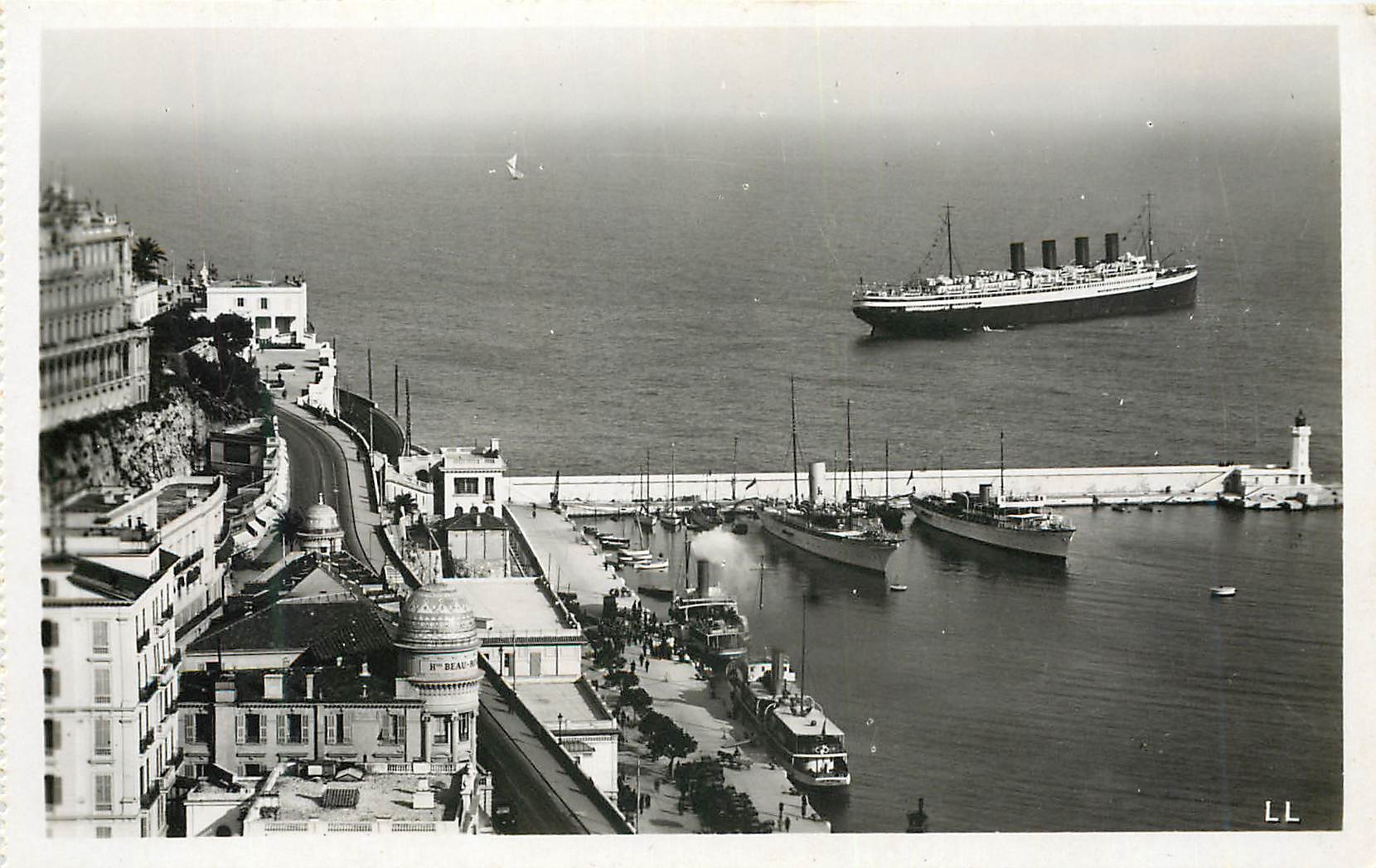 CPM Monte Carlo Un coin du port Bateau