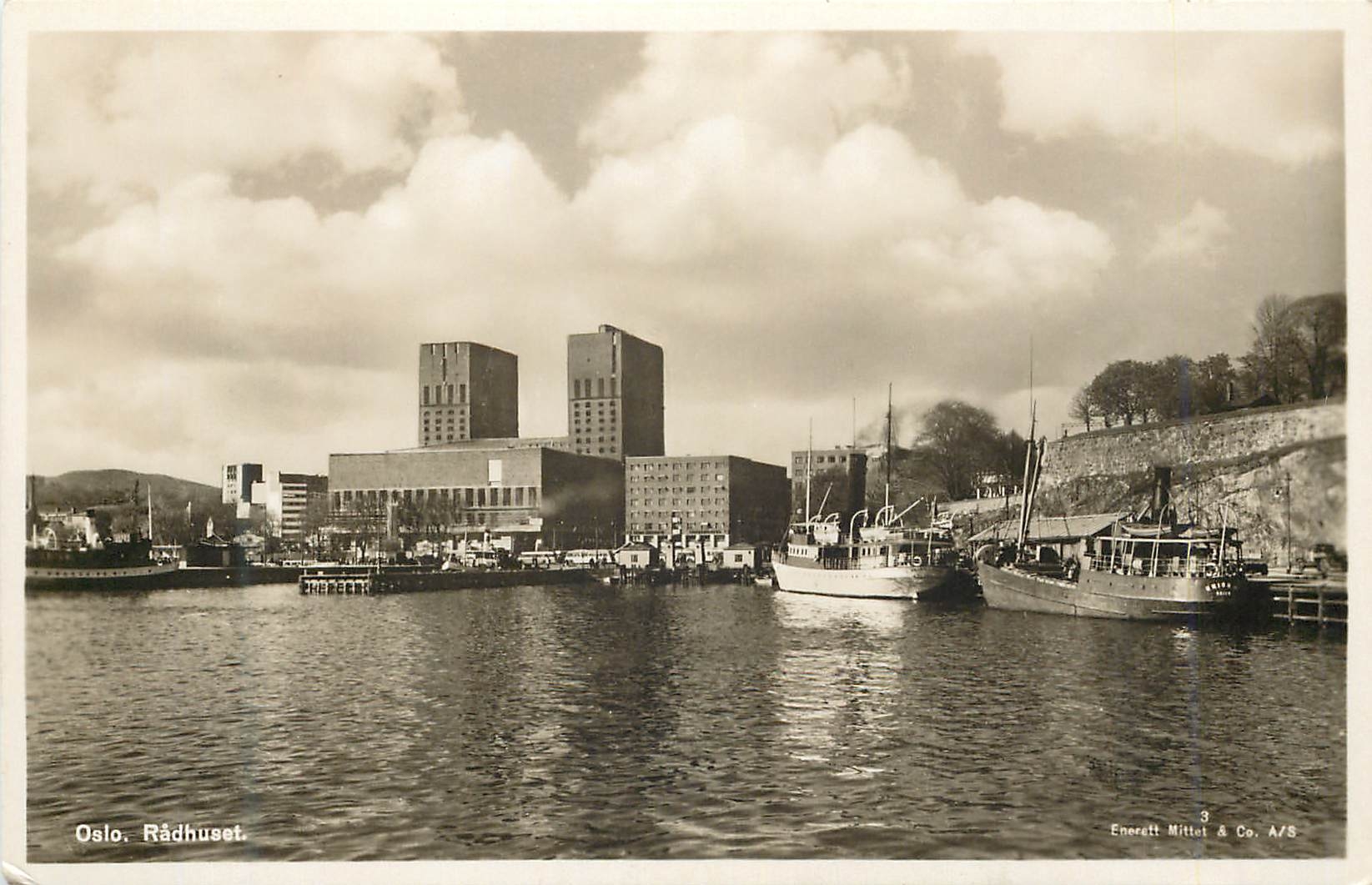 CPA Osla Radhusset Bateaux