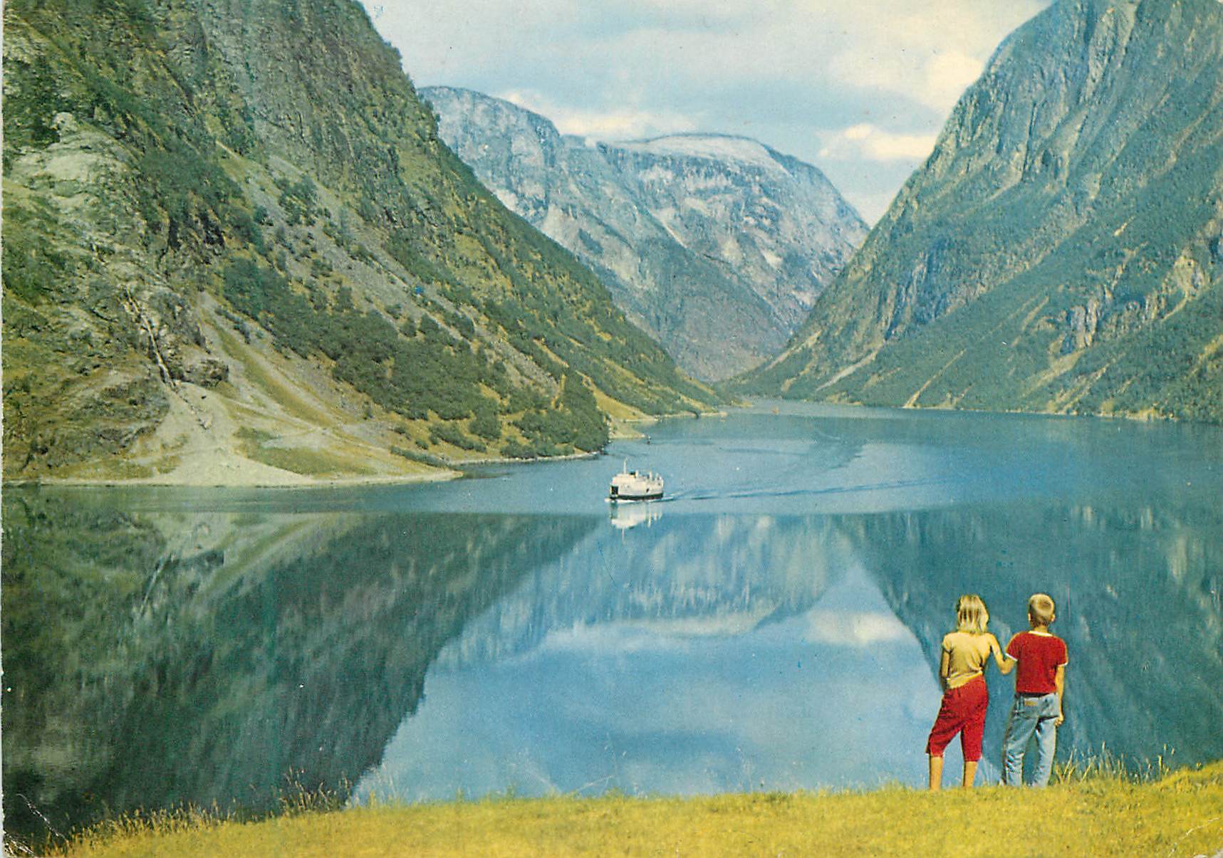 CPM Norway View of the Naercyfjord near Gudvangen The ferryboat is coming Bateau Enfants