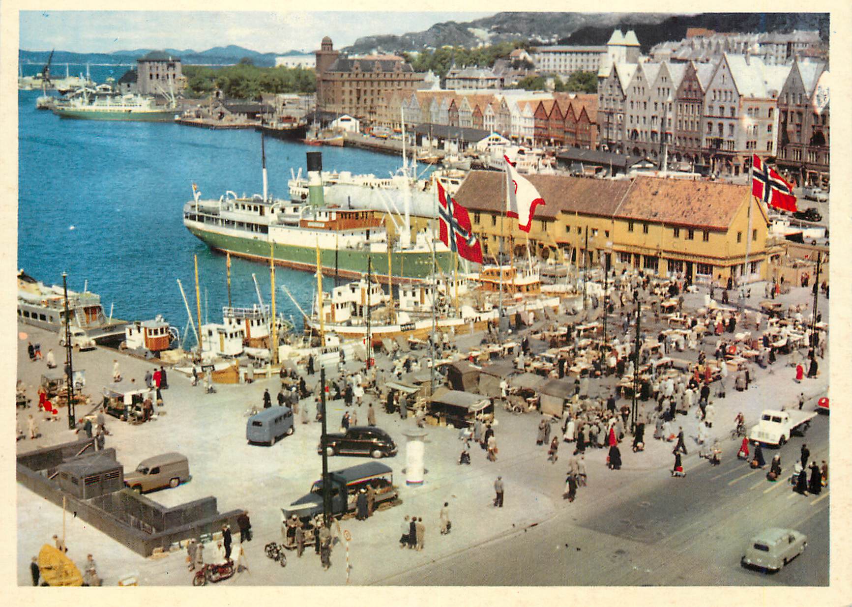CPM Norway Bergen The open air fish market Bateau