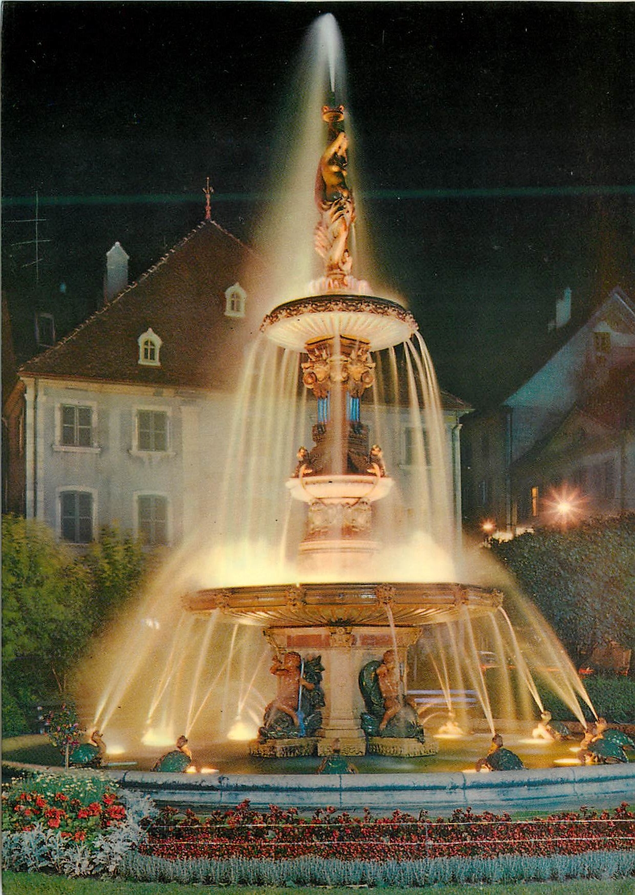 CPM La Chaux de Fonds Fontaine monumentale 