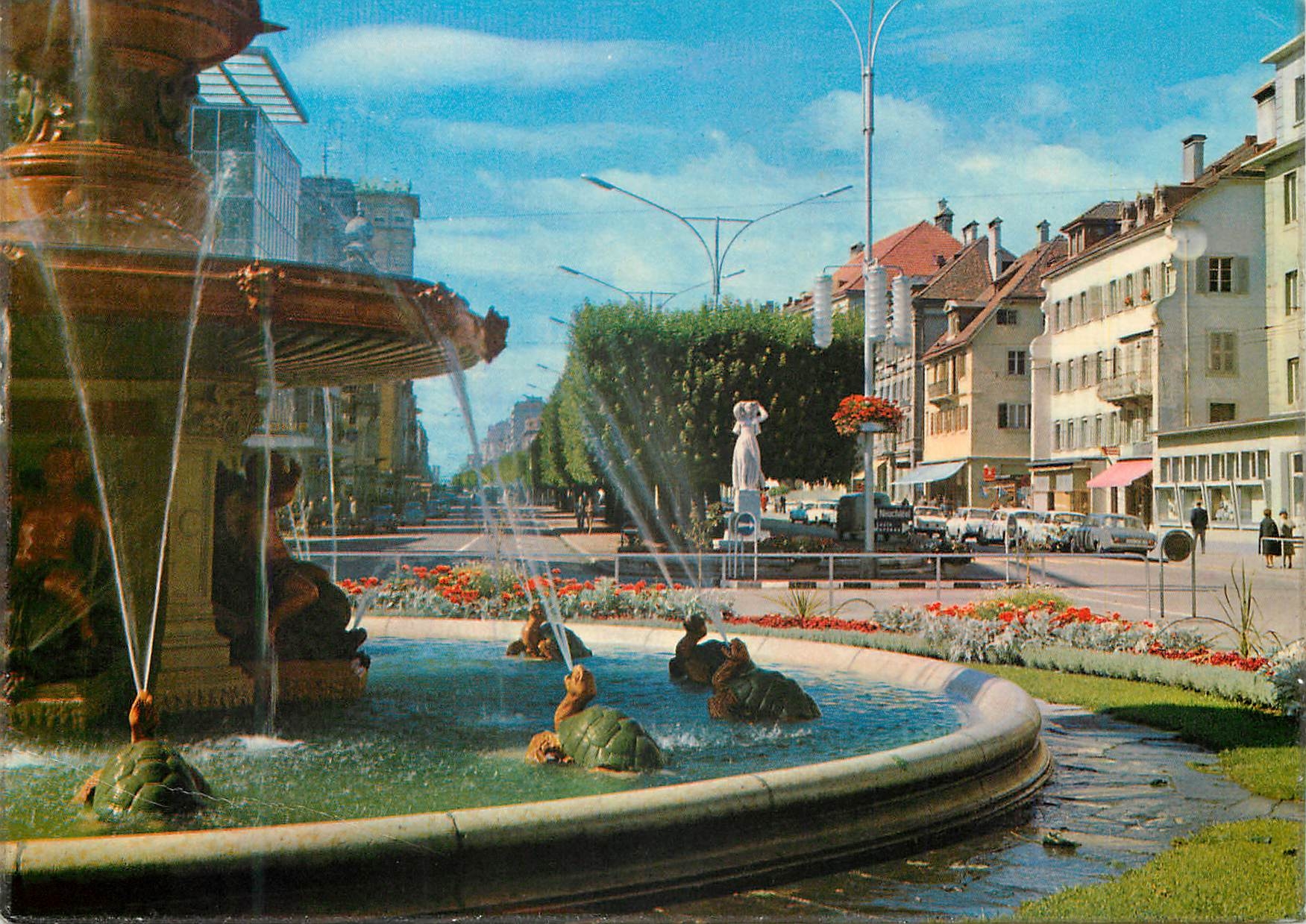CPM La Chaux de Fonds Avenue Leopold Robert 