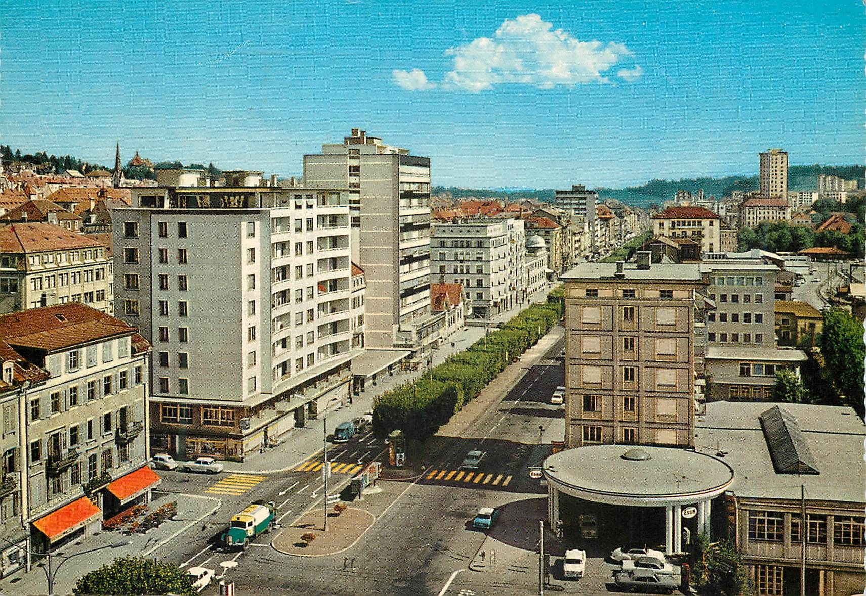 CPM La Chaux de Fonds Avenue Leopold Robert Esso Exxon
