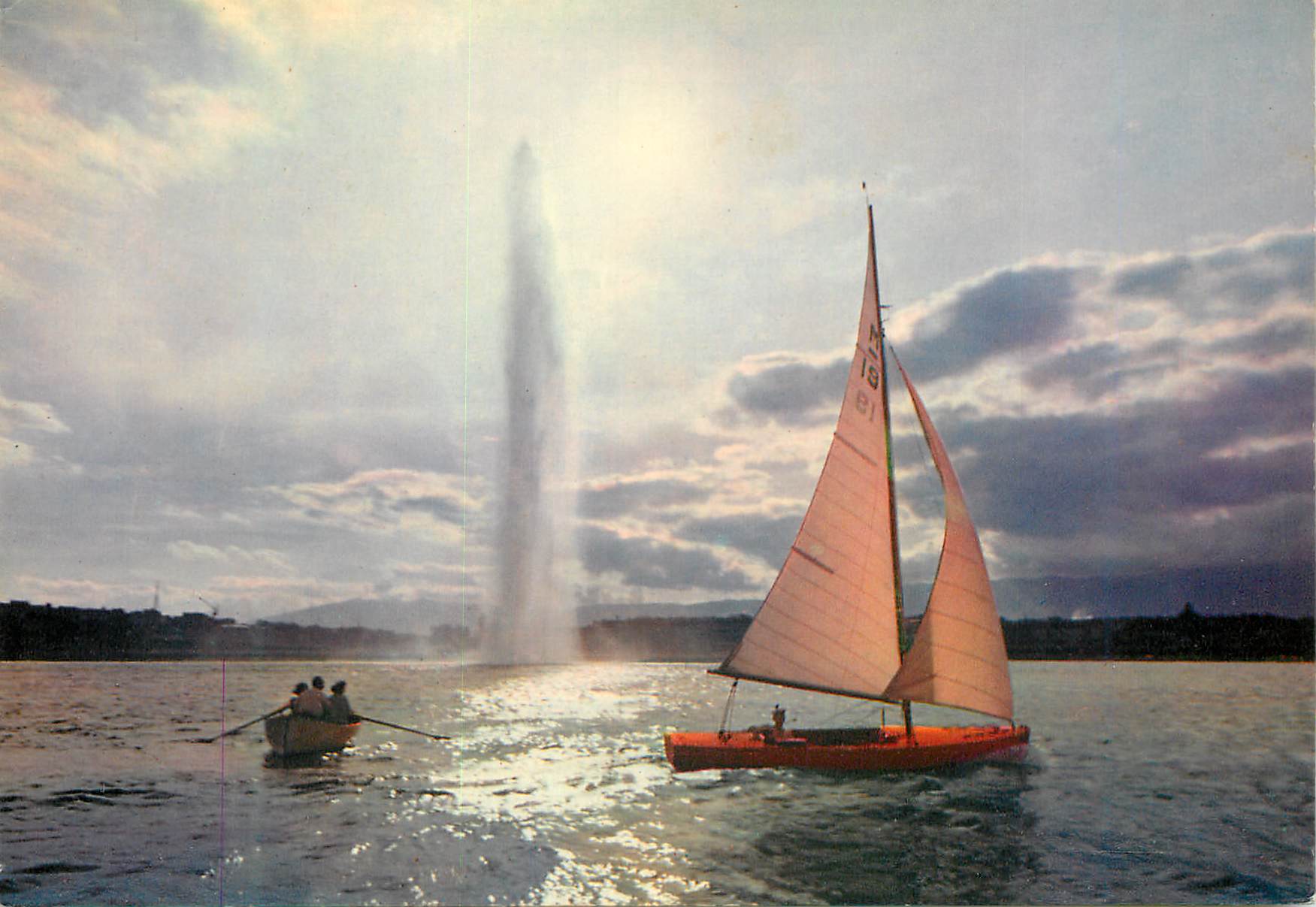 CPM Geneve Contre jour dans la rade Bateau