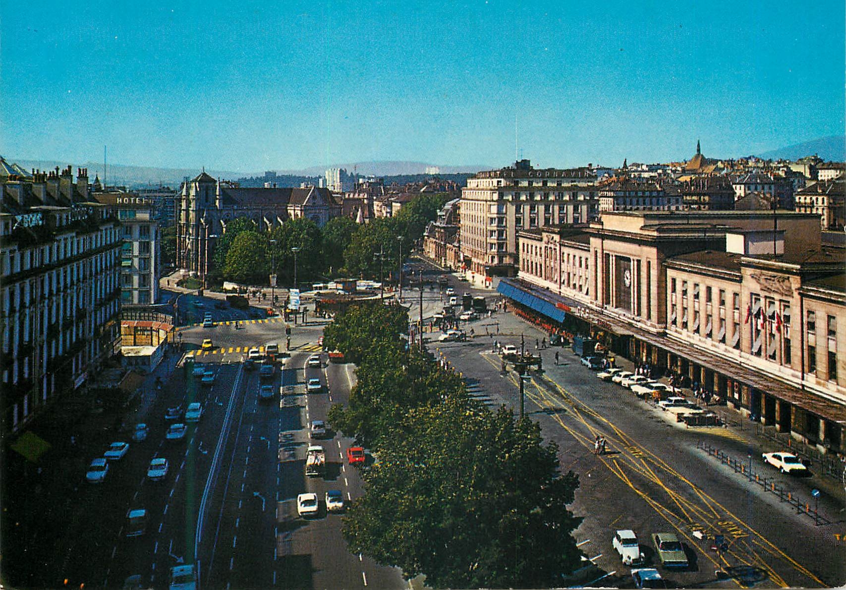 CPM Geneve Place et Gare Cornavin 
