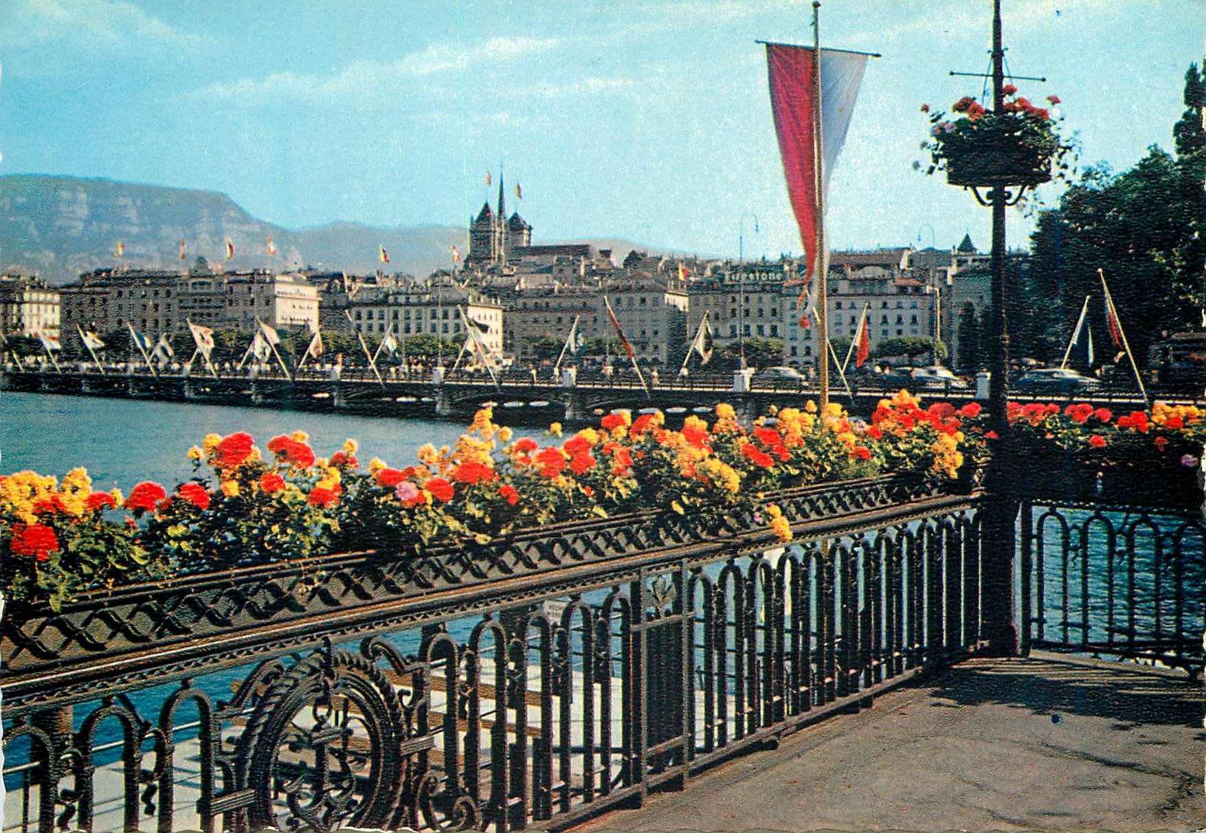 CPM Geneve Vue sur la ville depuis le quai du Mont Blanc 
