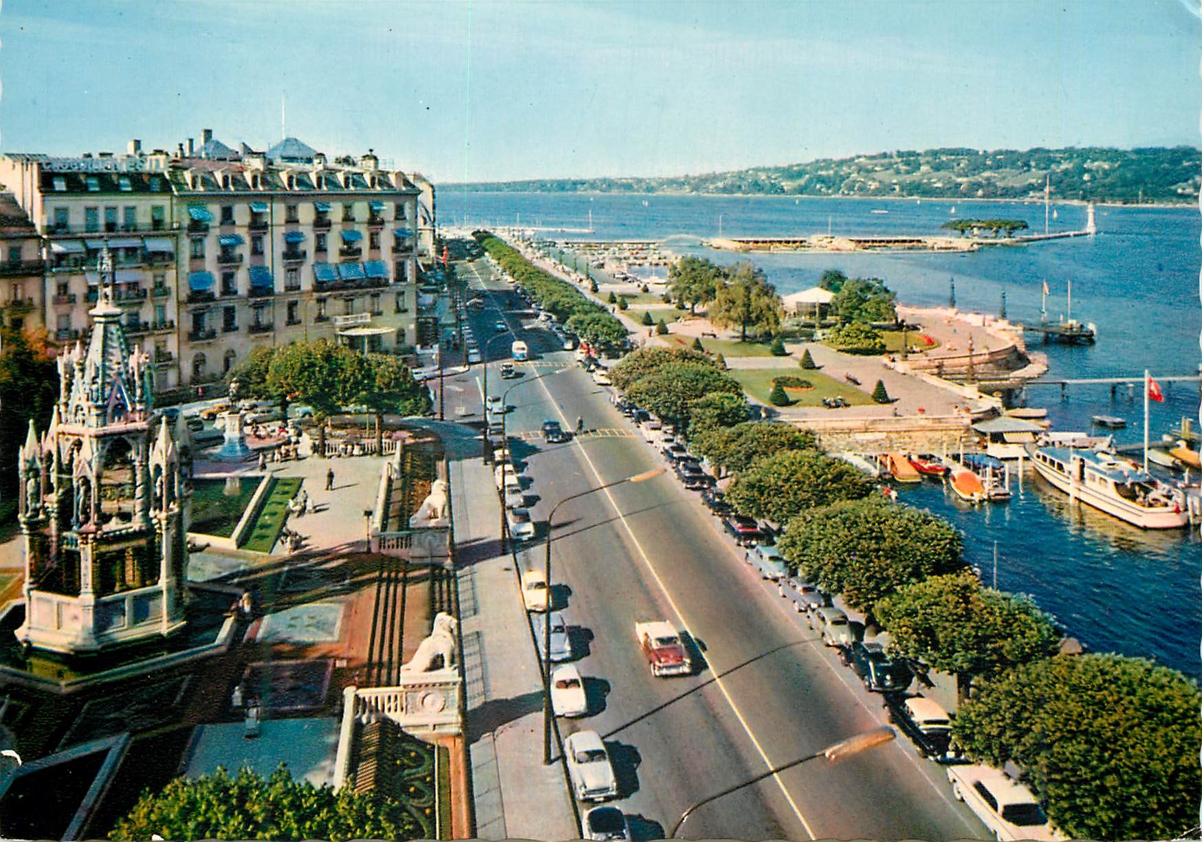 CPM Geneve Le quai du Mont Blanc et le Monument Brunswick 