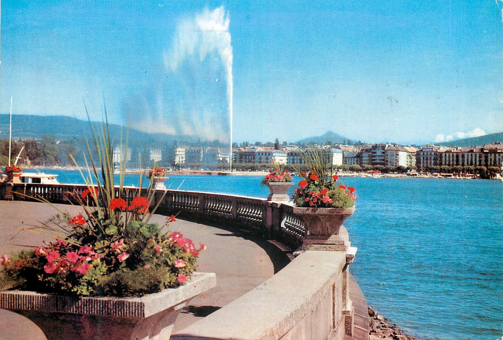 CPM Geneve Le Jet d eau et le Mont Blanc 