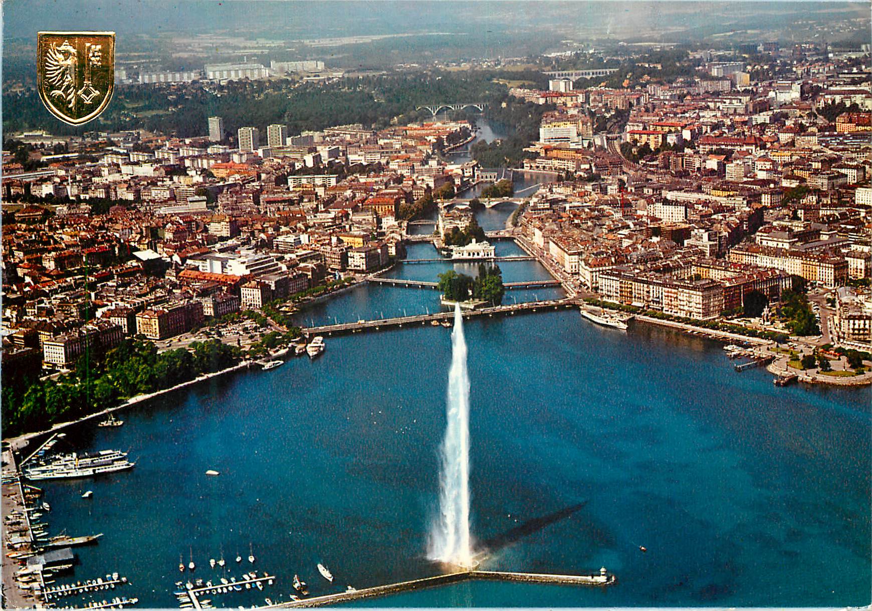 CPM Geneve Vue aerienne du Jet d Eau et des Ponts sur le Rhone 