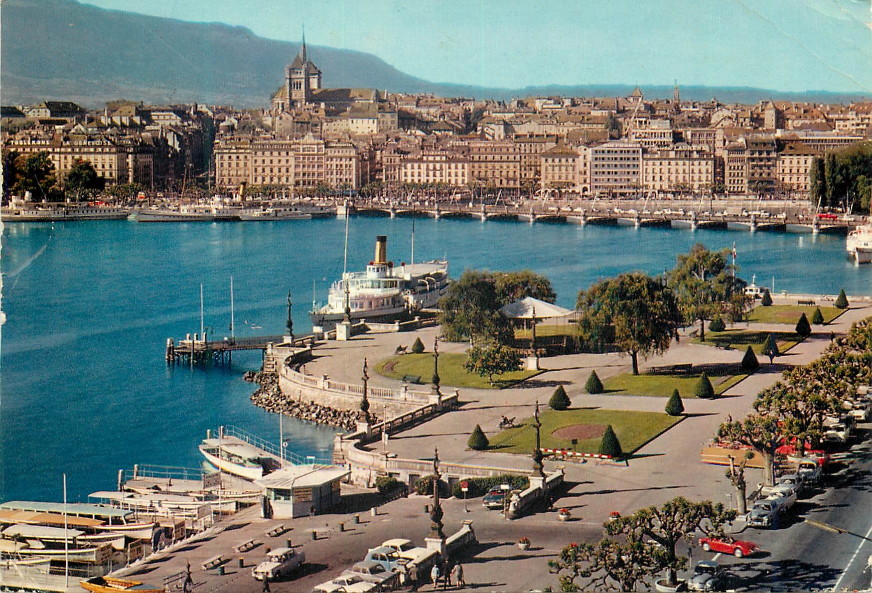 CPM Geneve Vue generale sur le quai du Mont Blanc la Rade et la Ville 