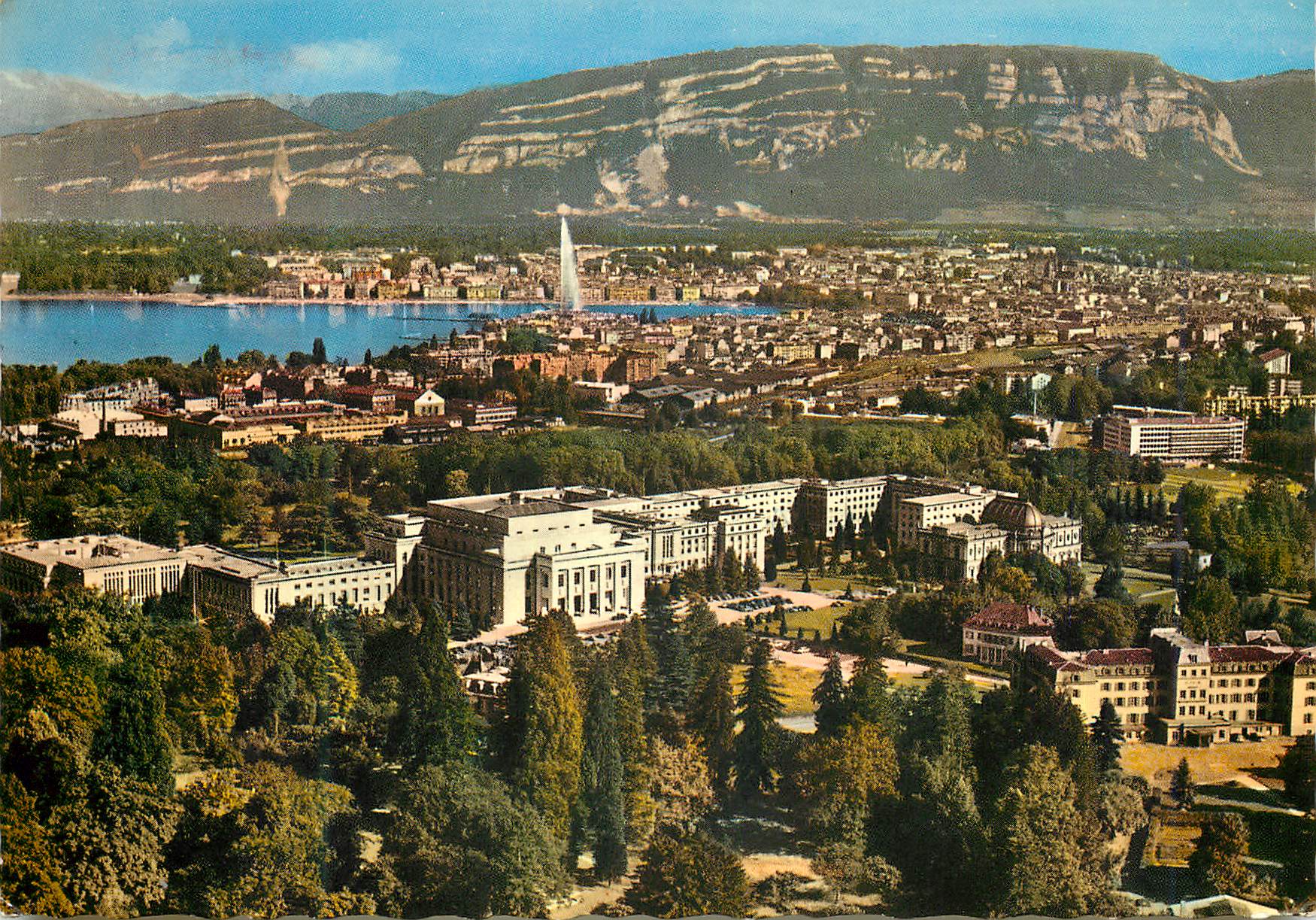CPM Geneve Palais de l ONU et la ville vue d avion 