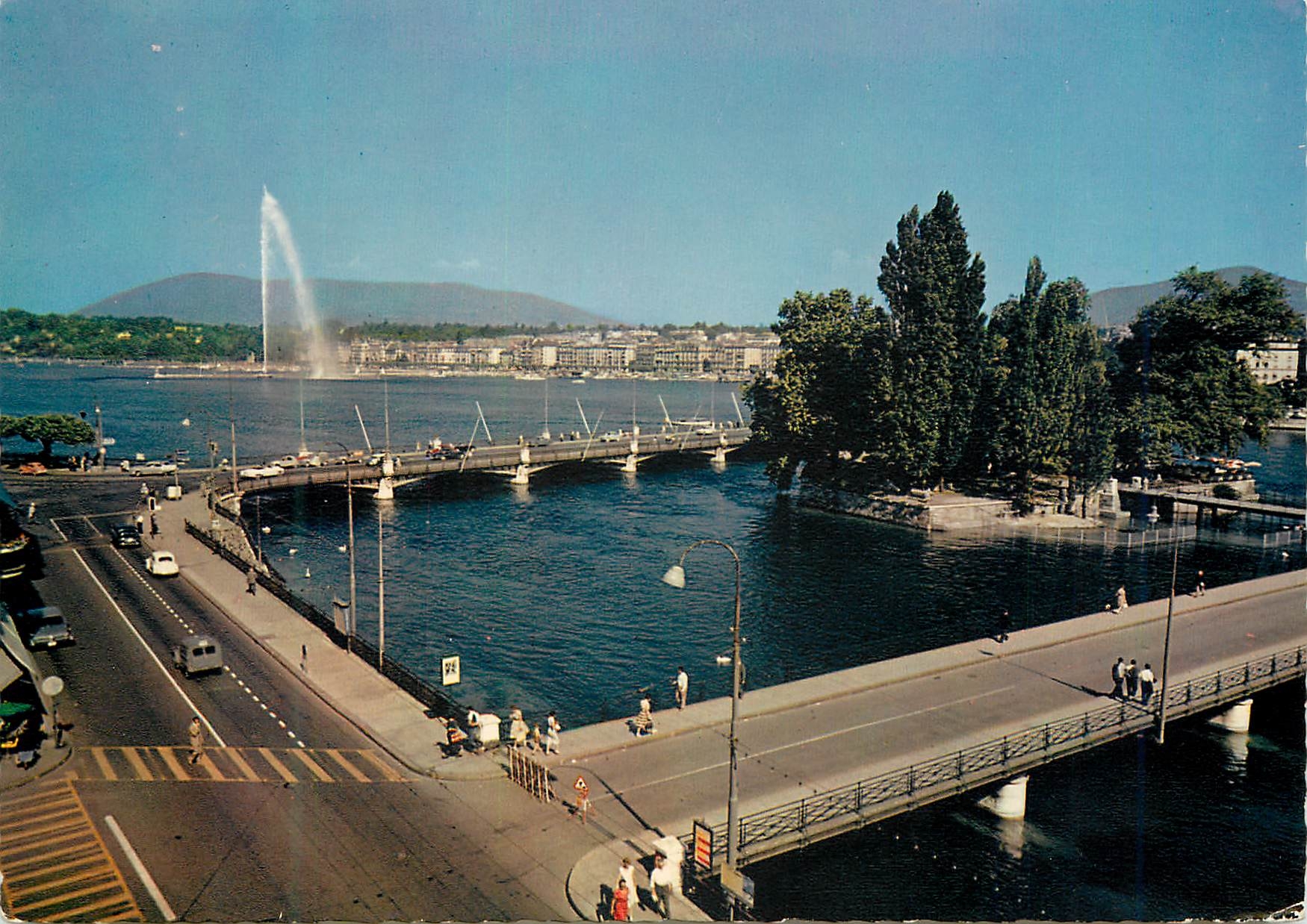 CPM Geneve L ile Jean Jacques Rousseau la Rade et le jet d eau 