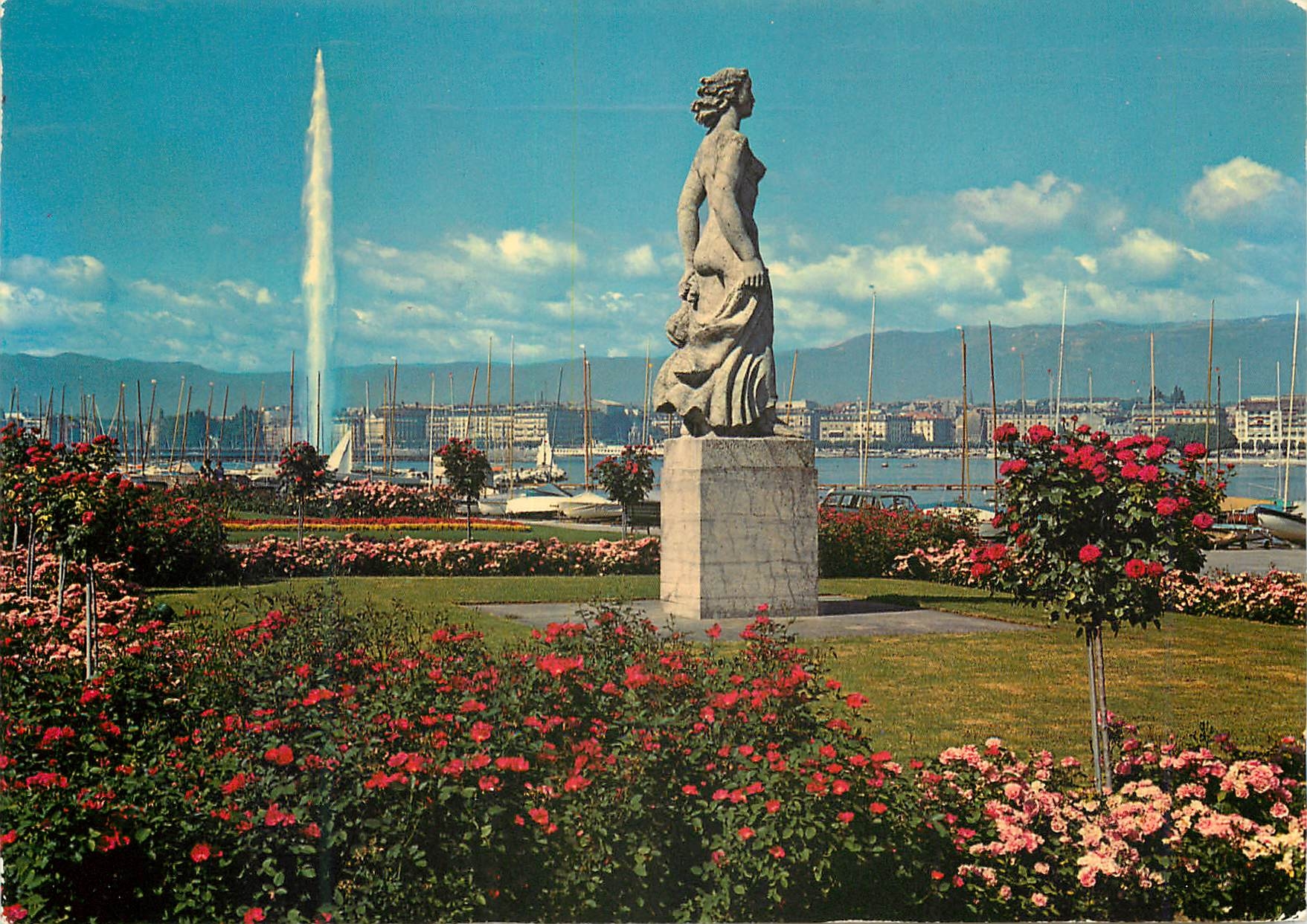 CPM Geneve Les quais la Bris et le jet d eau 