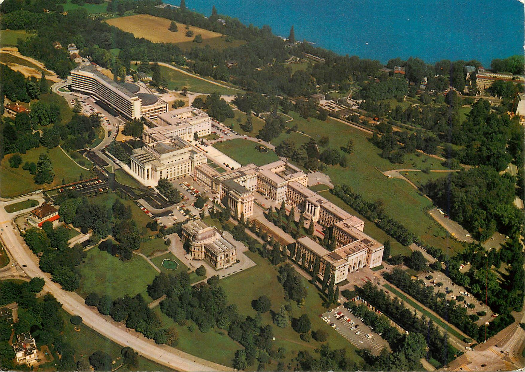 CPM Geneve Le Palais des Nations Vue aerienne 