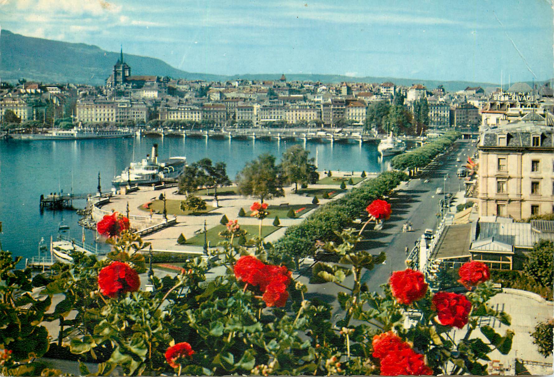 CPM Geneve Le quai du Mont Blanc et la rade 