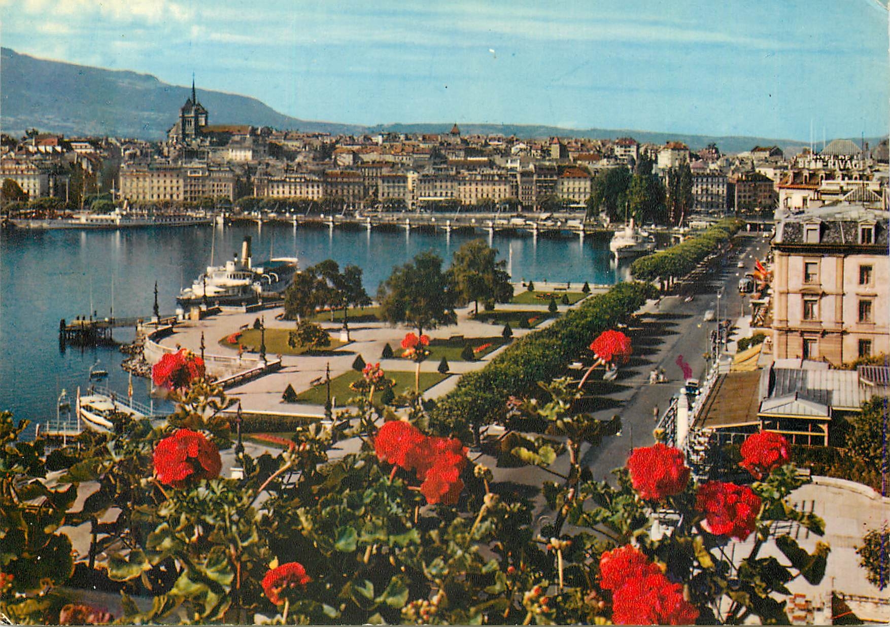 CPM Geneve Le quai du Mont Blanc et la rade 