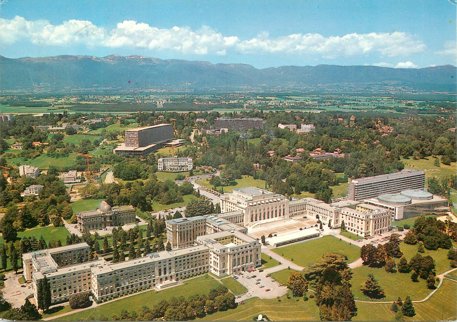 CPM Geneve Vue aerienne du Secteur International 