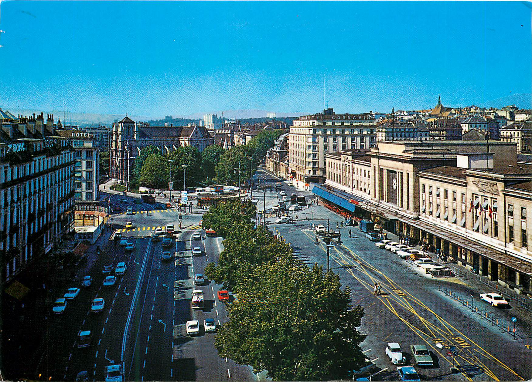 CPM Geneve Place et Gare Cornavin 