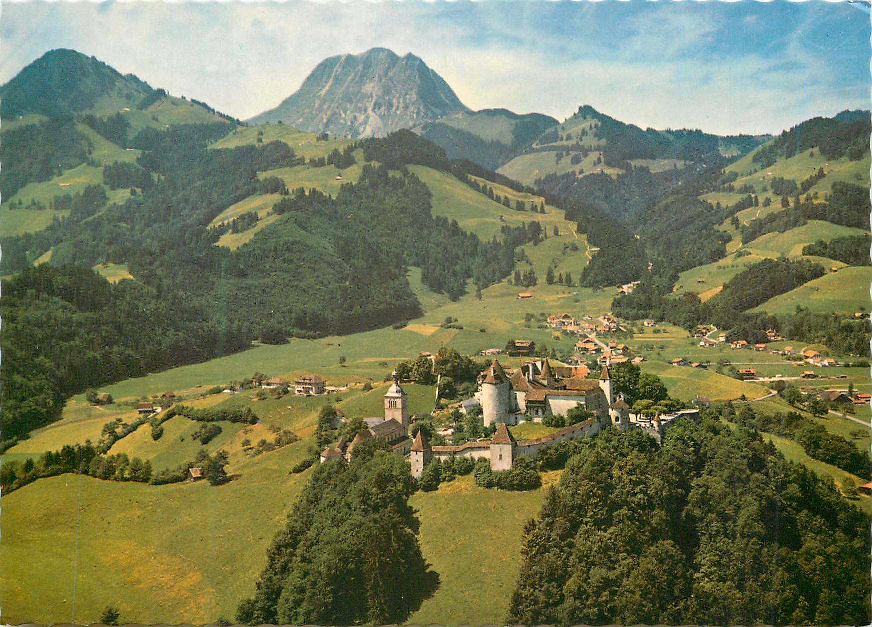 CPM Gruyeres pres Bulle canton de Fribourg Au fond le Moleson 