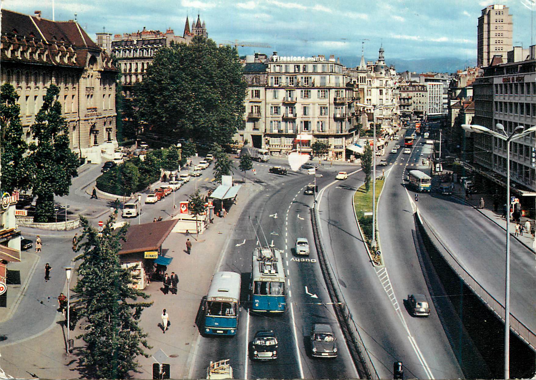 CPM Lausanne Place Chauderon et rue des Terreaux Autobus