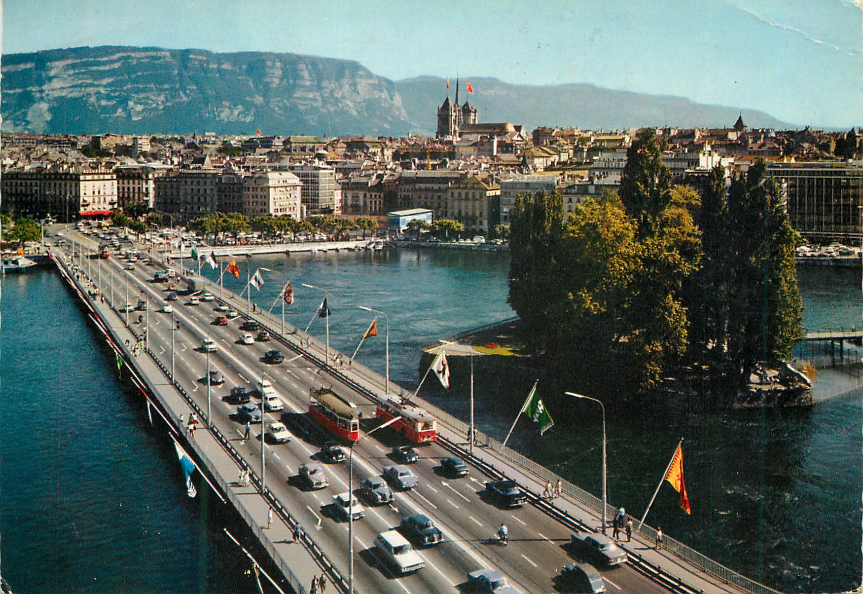 CPM Lausanne Le Pont du Mt Blanc L ile JJ Rousseau et la ville 