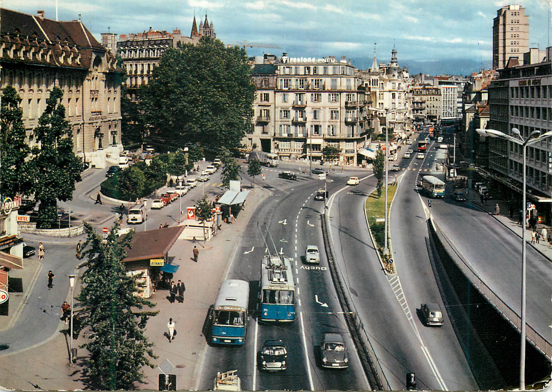 CPM Lausanne Place Chauderon et rue des Terreaux Autobus