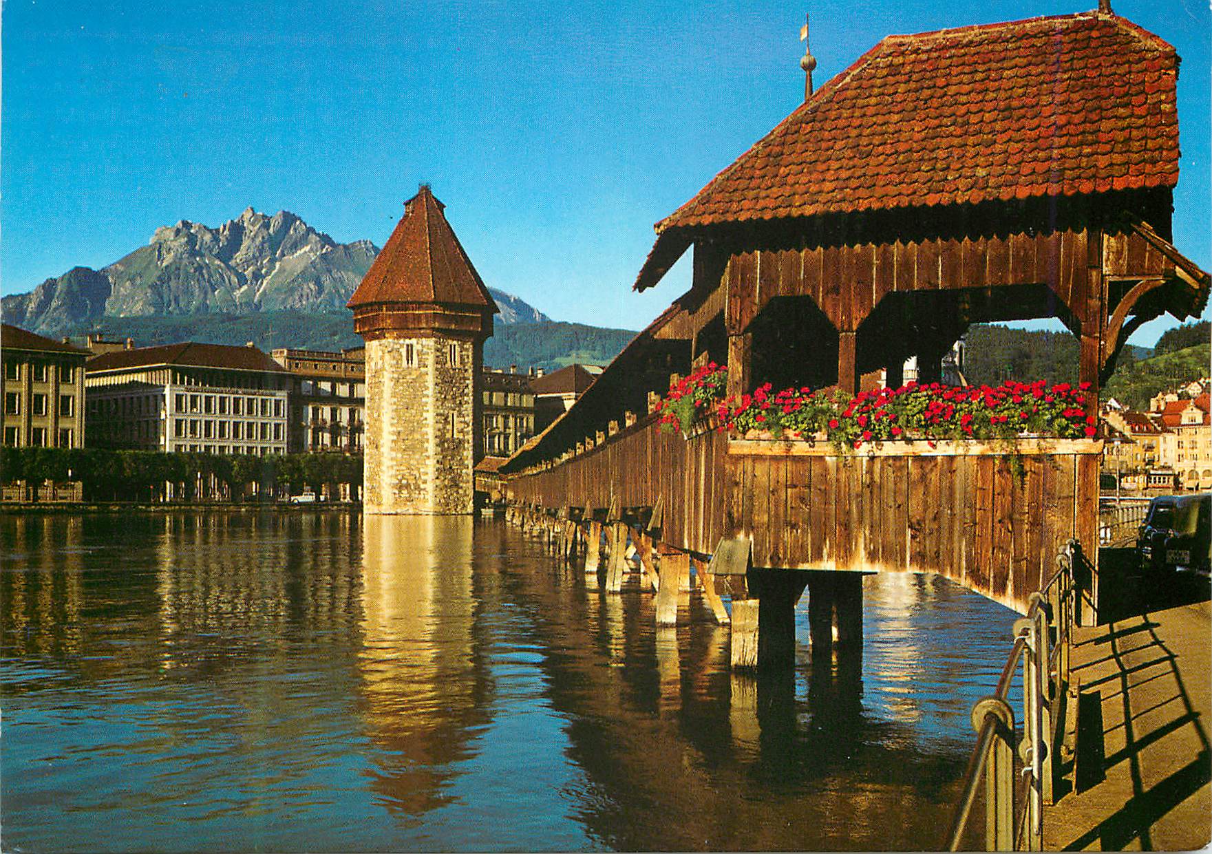 CPM Lucerne Pont de la Chapelle Tour de l eau et Pilate 